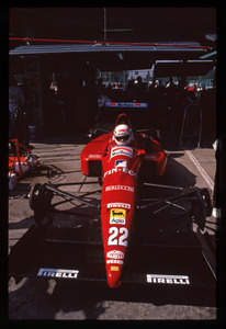 Andrea De Cesaris al box Dallara