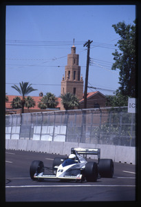 Il pilota Stefano Modena (n. 8) su Brabham Judd gommata Pirelli