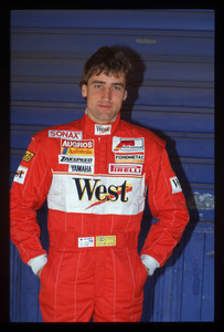 Il pilota Bernd Schneider (n. 34) della Zakspeed-Yamaha