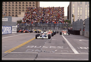 Il pilota Jean Alesi (n.4) su Tyrell-Ford gommata Pirelli