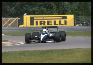 Il pilota Stefano Modena (n.8) su Brabham-Judd gommata Pirelli