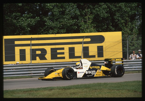 Il pilota Pierluigi Martini  (n.23) su Minardi-Ford gommata Pirelli