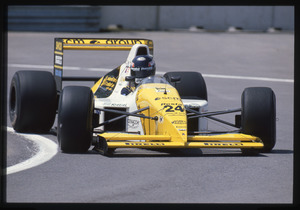 Il pilota Paolo Barilla  (n.24) su Minardi-Ford gommata Pirelli