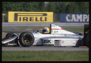 Il pilota Roberto Moreno  (n.33) su EuroBrun-Judd gommata Pirelli