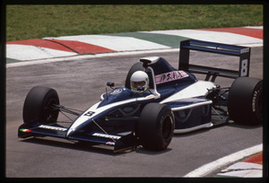 Il pilota Stefano Modena (n.8) su Brabham-Judd gommata Pirelli