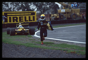 Il pilota Pierluigi Martini (n. 23) con la Minard-Ford