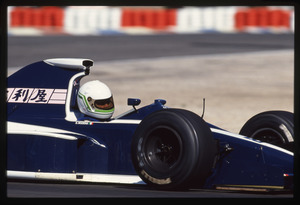 Il pilota Stefano Modena (n.8) su Brabham-Judd gommata Pirelli