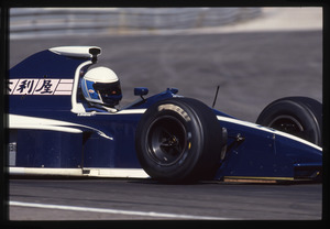 Il pilota David Brabham (n.7) su Brabham-Judd gommata Pirelli