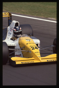 Il pilota Paolo Barilla (n.24) su Minardi-Ford gommata Pirelli