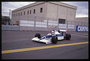 Il pilota Satoru Nakajima (n.3) su Tyrell-Ford