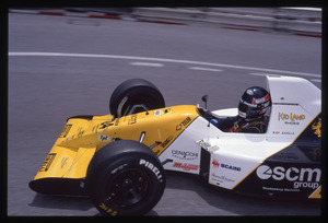 Il pilota Paolo Barilla (n.24) su Minardi-Ford gommata Pirelli