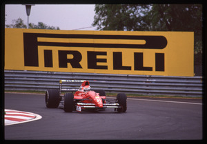 Il pilota Emanuele Pirro (n. 21) su Dallara-Ford