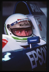 Il pilota Stefano Modena su Tyrell-Honda