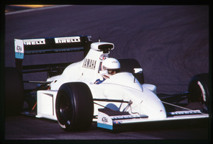 Il pilota Martin Brundle della Brabham-Yamaha (livrea senza sponsor)
