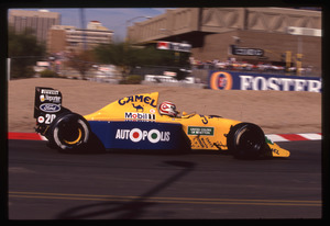 Il pilota Nelson Piquet (n.20) su Benetton-Ford