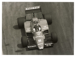 Il pilota Piercarlo Ghinzani (n.24) su Osella-Alfa Romeo