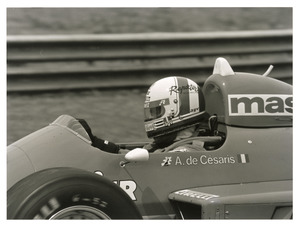 Il pilota Andrea De Cesaris su Ligier-Renault gommata Pirelli