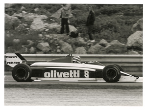 Il pilota Fran&ccedil;ois Hesnault  (n. 8) su Brabham-BMW gommata Pirelli
