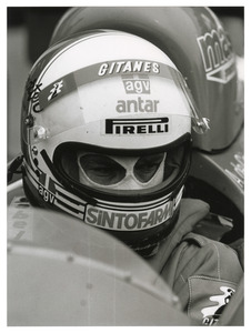 Il pilota Andrea De Cesaris (n. 25) della scuderia Ligier