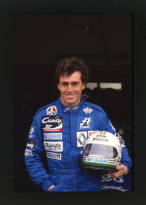 Il pilota Andrea De Cesaris (n.25) della scuderia Ligier