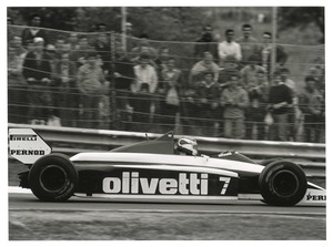 Il pilota Nelson Piquet (n. 7) su Brabham-BMW gommata Pirelli