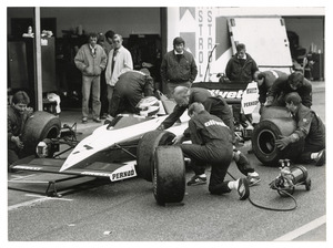 Il pilota Nelson Piquet (n. 7) ai box Brabham