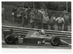 Il pilota Mauro Baldi (n. 21) su Spirit-Hart gommata Pirelli