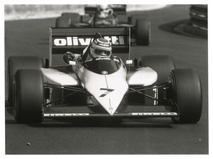 Il pilota Nelson Piquet (n. 7) su Brabham-BMW gommata Pirelli