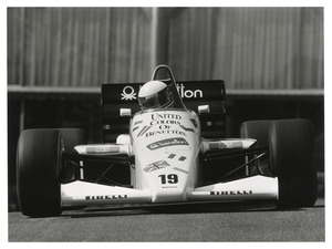 Il pilota Teo Fabi (n. 19) su Toleman-Hart gommata Pirelli
