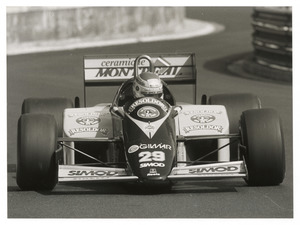 Il pilota Pierluigi Martini (n. 29) su Minardi-Motori Moderni gommata Pirelli