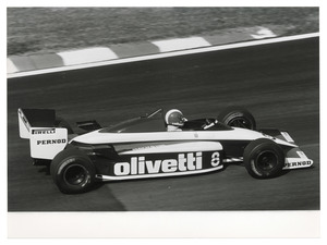 Il pilota Marc Surer (n. 8) su Brabham-BMW gommata Pirelli