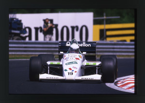 Il pilota Teo Fabi (n. 19) su Toleman-Hart gommata Pirelli