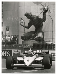 Il pilota Nelson Piquet (n. 7) su Brabham-BMW gommata Pirelli