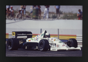Il pilota Teo Fabi (n. 19) su Toleman-Hart gommata Pirelli