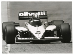 Il pilota Marc Surer (n.8) su Brabham-BMW gommata Pirelli