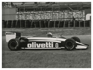 Il pilota Marc Surer (n.8) su Brabham-BMW gommata Pirelli