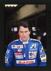 Il pilota Philippe Alliot della Ligier-Renault