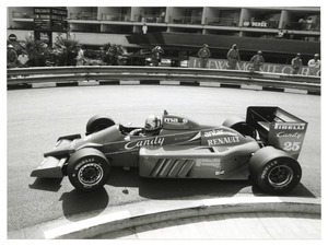 Andrea de Cesaris su Ligier JS 25 numero 25