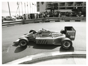 Andrea de Cesaris su Ligier JS 25 numero 25