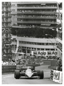 Andrea de Cesaris su Ligier JS 25 numero 25