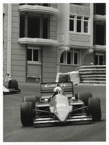 Andrea de Cesaris su Ligier JS 25 numero 25