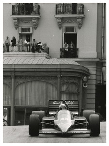 Andrea de Cesaris su Ligier JS 25 numero 25