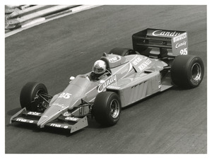 Andrea de Cesaris su Ligier JS 25 numero 25