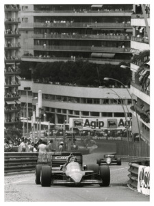 Jacques Laffite su Ligier JS 25 numero 26