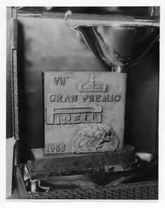 Trofeo dell'edizione del 1955 del Gran Premio Pirelli