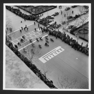 Gran Premio motociclistico di Valencia disputatosi il 19 marzo 1956: la partenza di una corsa