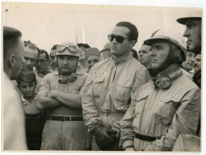 Gran Premio Città di Buenos Aires del 1954: da sinistra verso destra, i piloti José Froilán González, Umberto Maglioli e Nino Farina