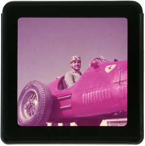 Il pilota Alberto Ascari su Ferrari